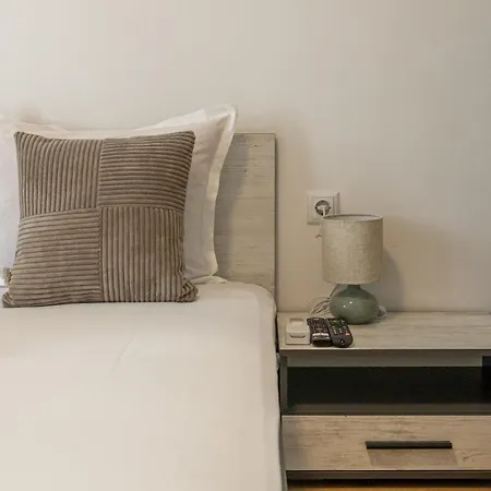 Modern 2br Flat With Parking For 4m Cars Апартамент