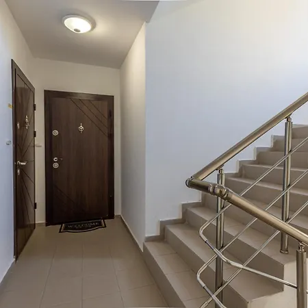 Modern 2br Flat With Parking For 4m Cars