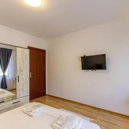 Modern 2br Flat With Parking For 4m Cars Варна