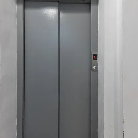 Modern 2br Flat With Parking For 4m Cars Апартамент