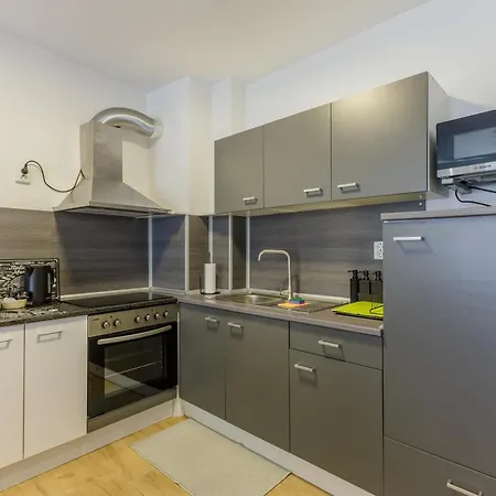 Modern 2br Flat With Parking For 4m Cars *