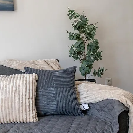 Modern 2br Flat With Parking For 4m Cars Апартамент