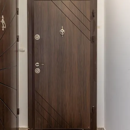 Modern 2br Flat With Parking For 4m Cars شقة *