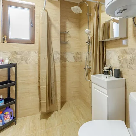 Modern 2br Flat With Parking For 4m Cars Апартамент *